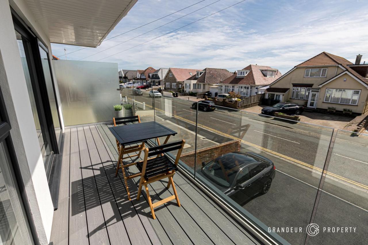 Bournecoast - Stylish Flat With Balcony - Sea Glimpses - 10 Min Walk To Beach - Parking - Wifi - Fm8406 Bournemouth Exterior foto